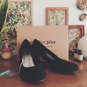 NWT Comfort Plus Black Suede Karmen Heels - Size 6.5 Wide